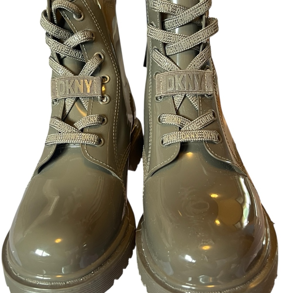 NWOB~ Dkny Tilly Rain Boot Womens
Waterproof Lace Up Booties. Size 8m. - Picture 2 of 10